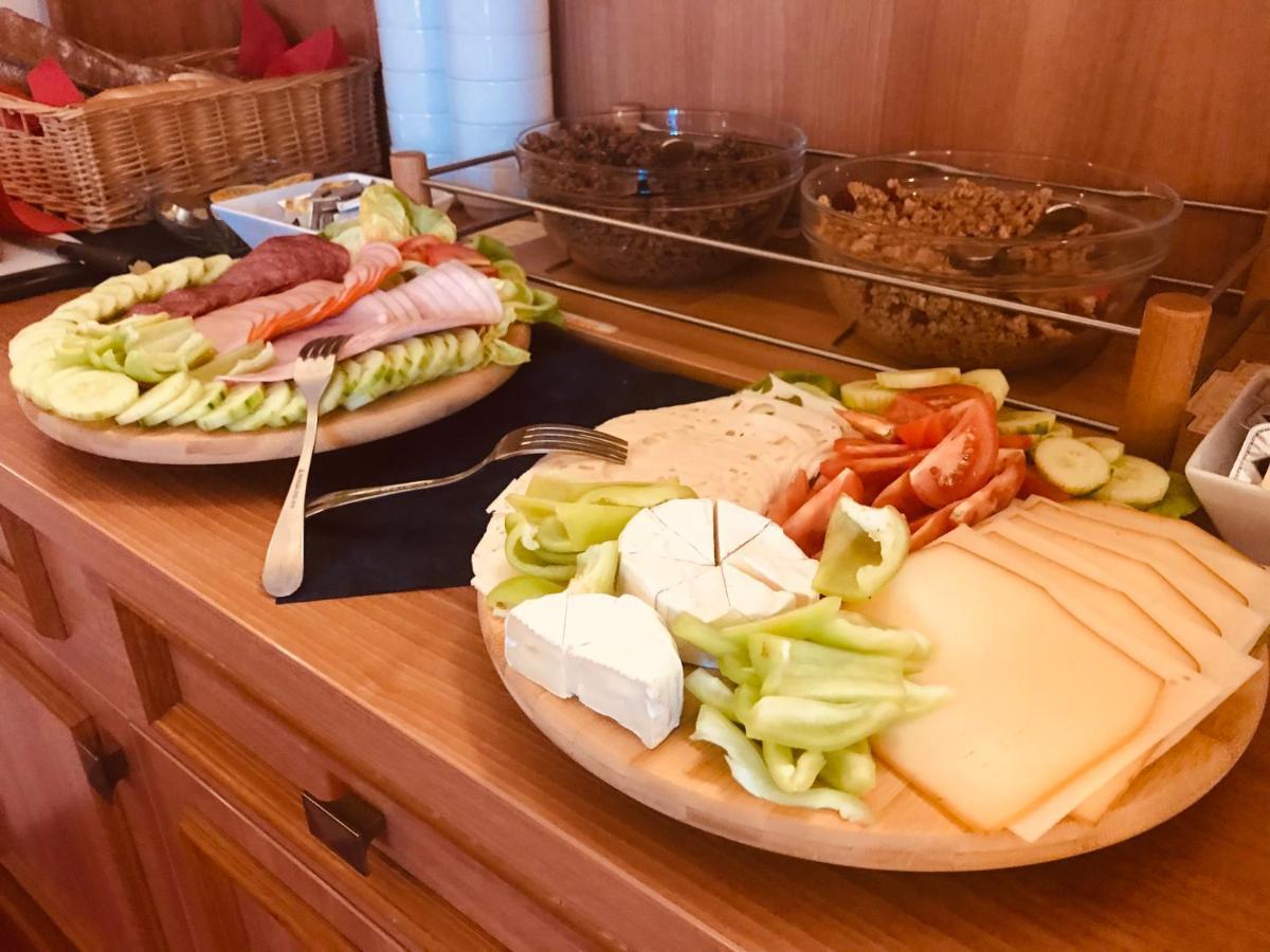 Hotel Grand Hradec Králové Екстериор снимка