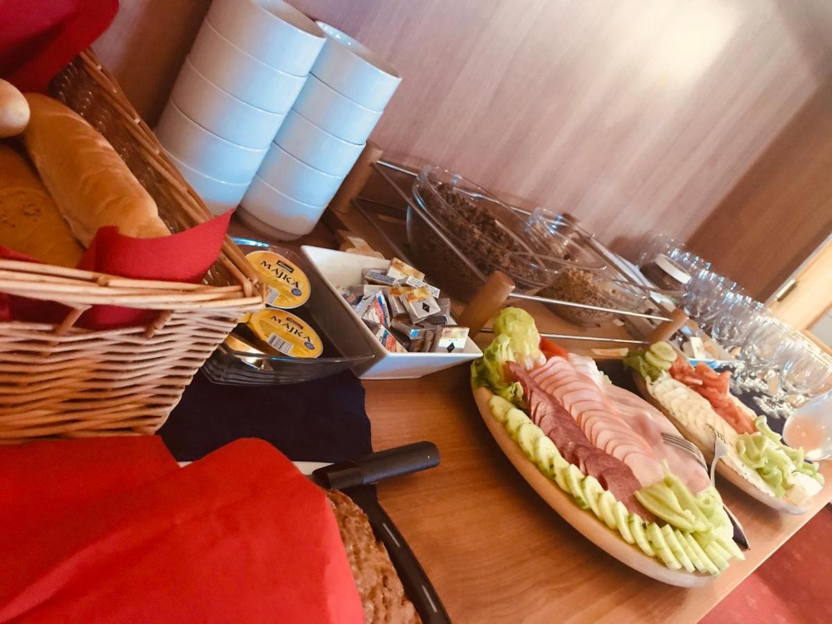 Hotel Grand Hradec Králové Екстериор снимка