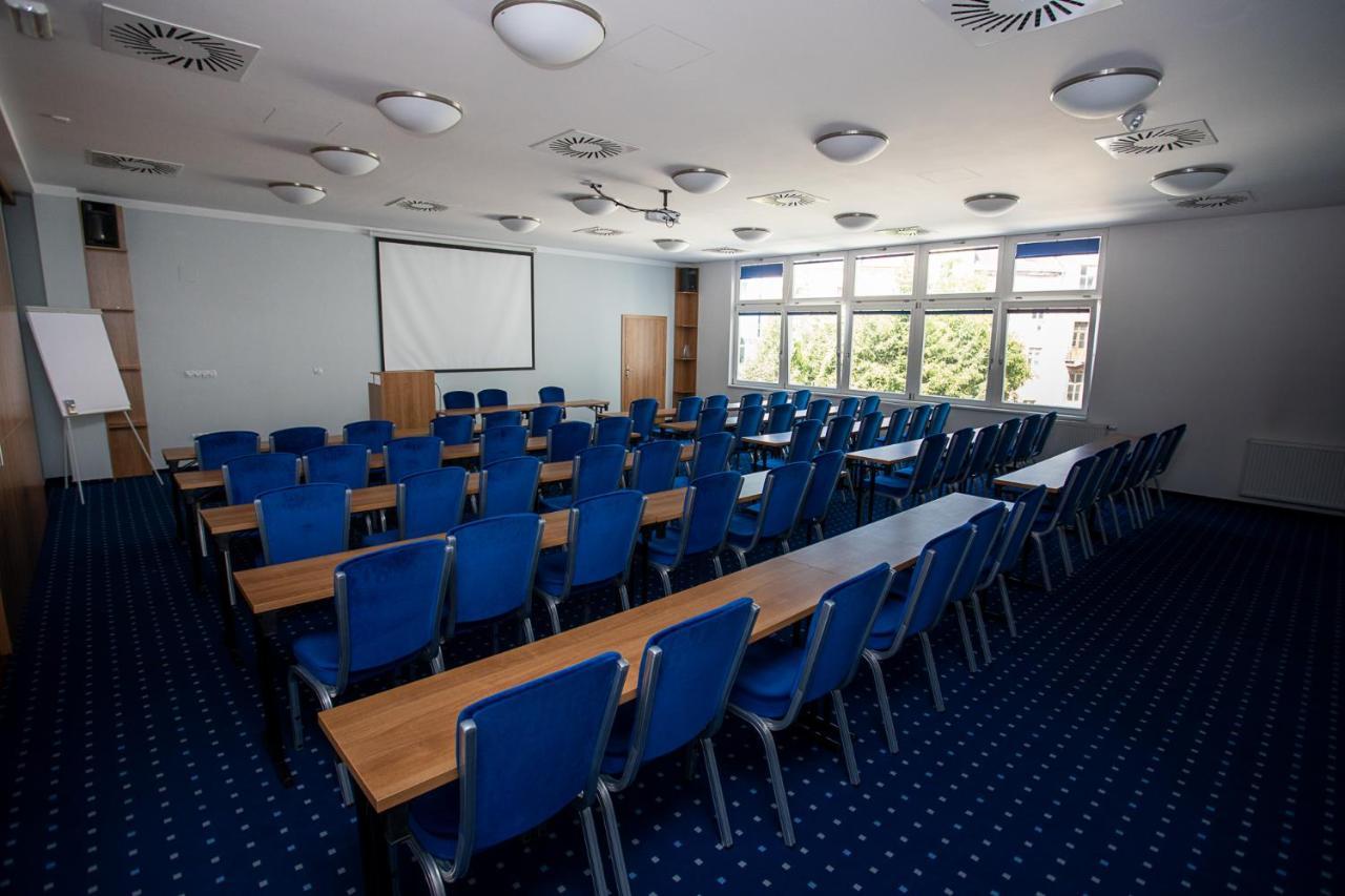 Hotel Grand Hradec Králové Екстериор снимка
