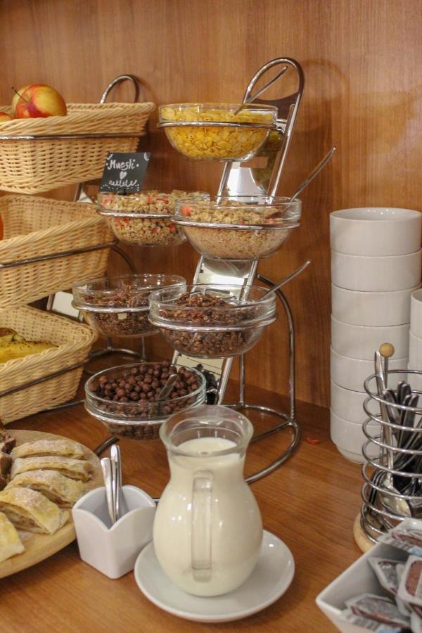 Hotel Grand Hradec Králové Екстериор снимка