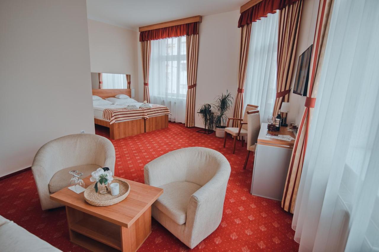 Hotel Grand Hradec Králové Екстериор снимка