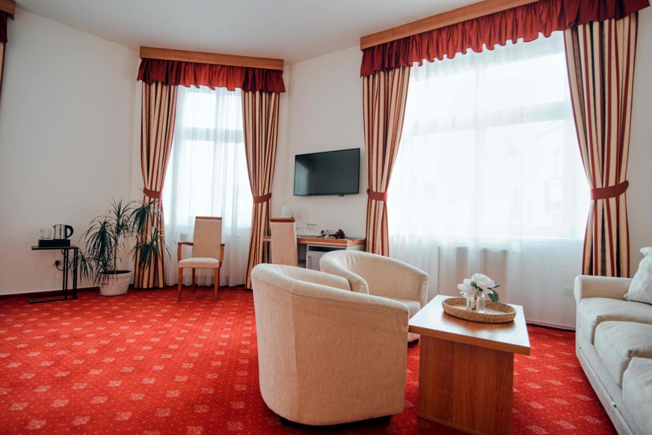 Hotel Grand Hradec Králové Екстериор снимка