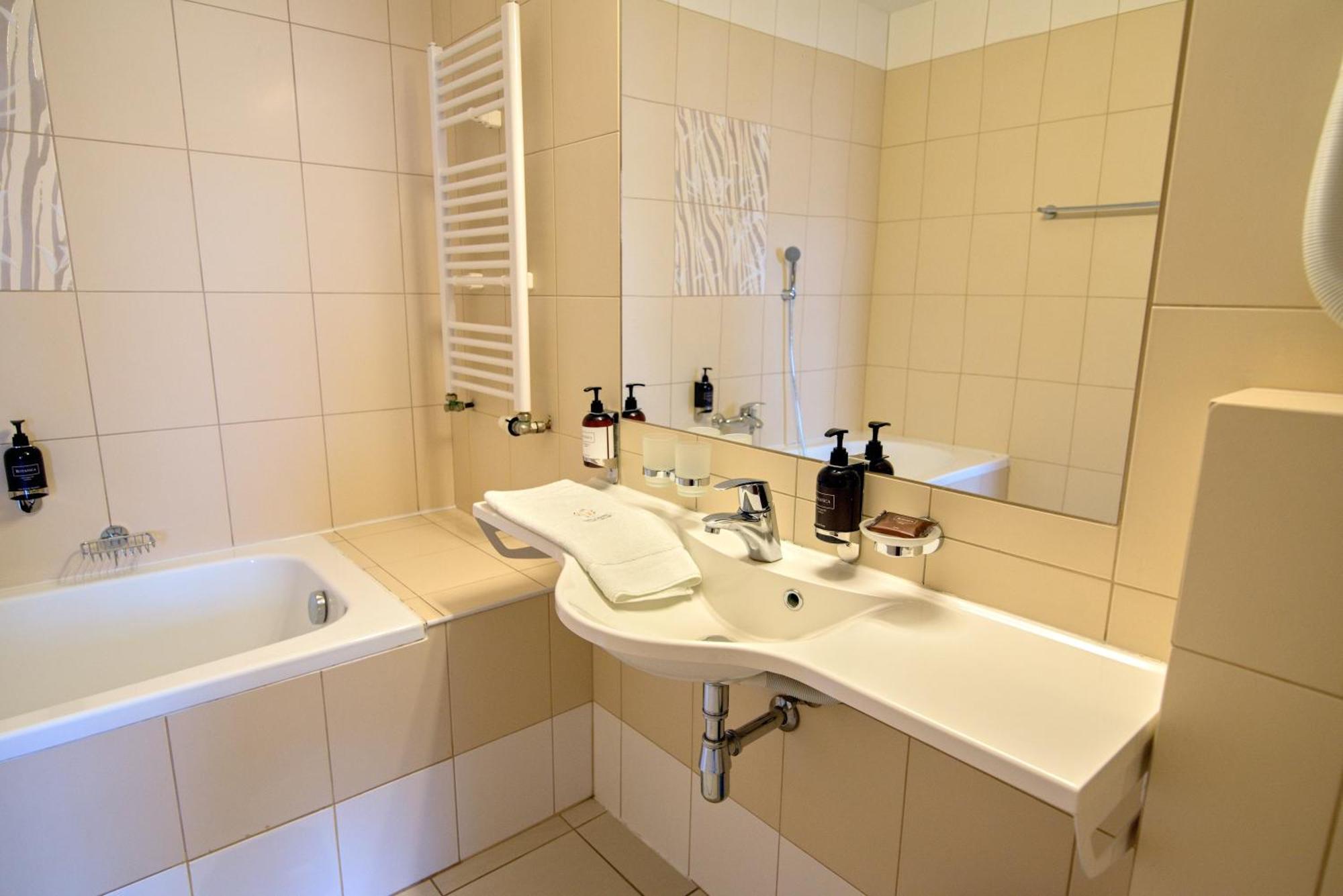 Hotel Grand Hradec Králové Екстериор снимка