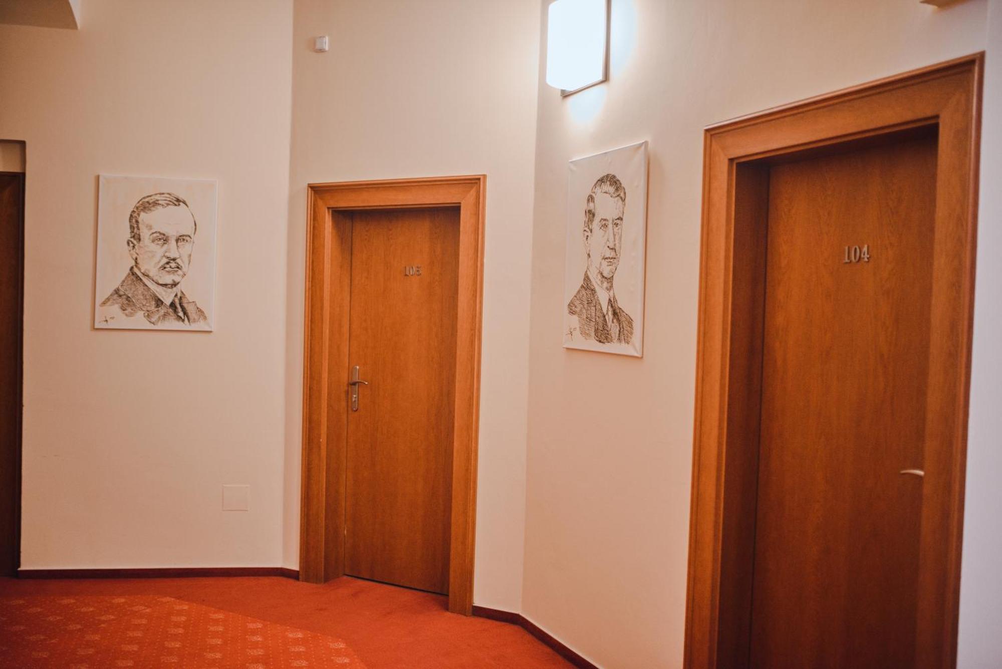 Hotel Grand Hradec Králové Екстериор снимка