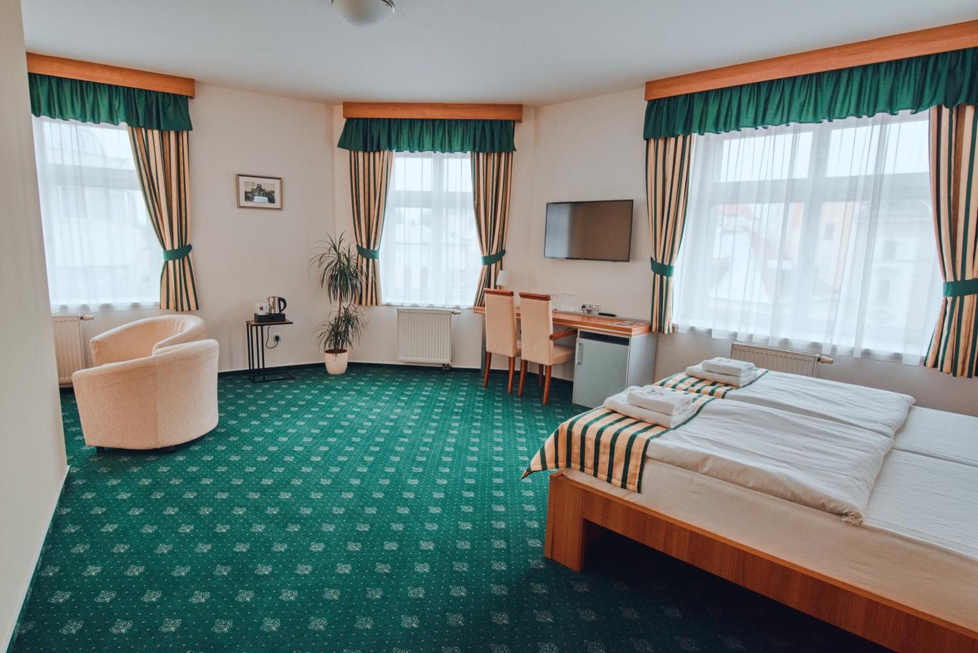 Hotel Grand Hradec Králové Екстериор снимка