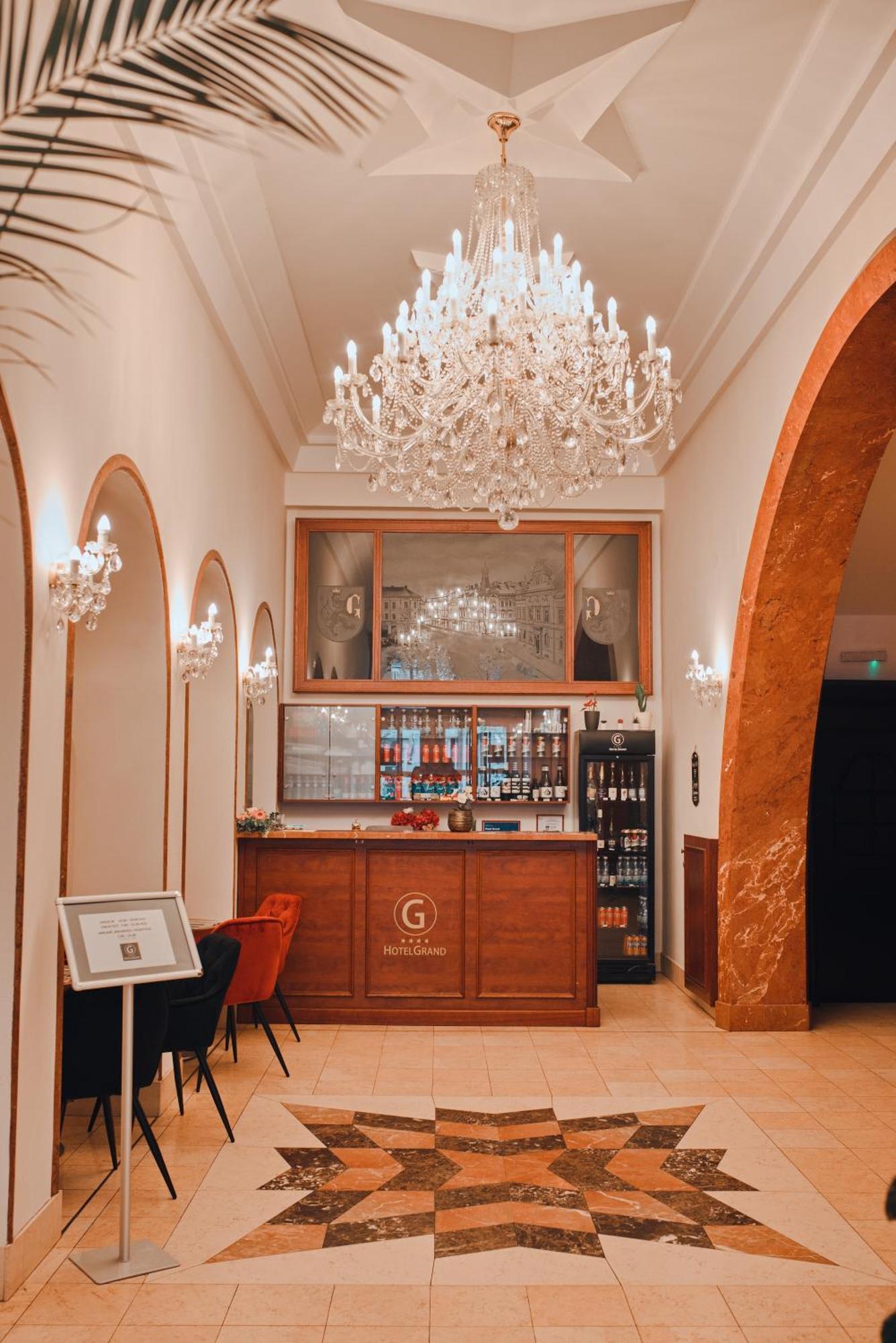 Hotel Grand Hradec Králové Екстериор снимка