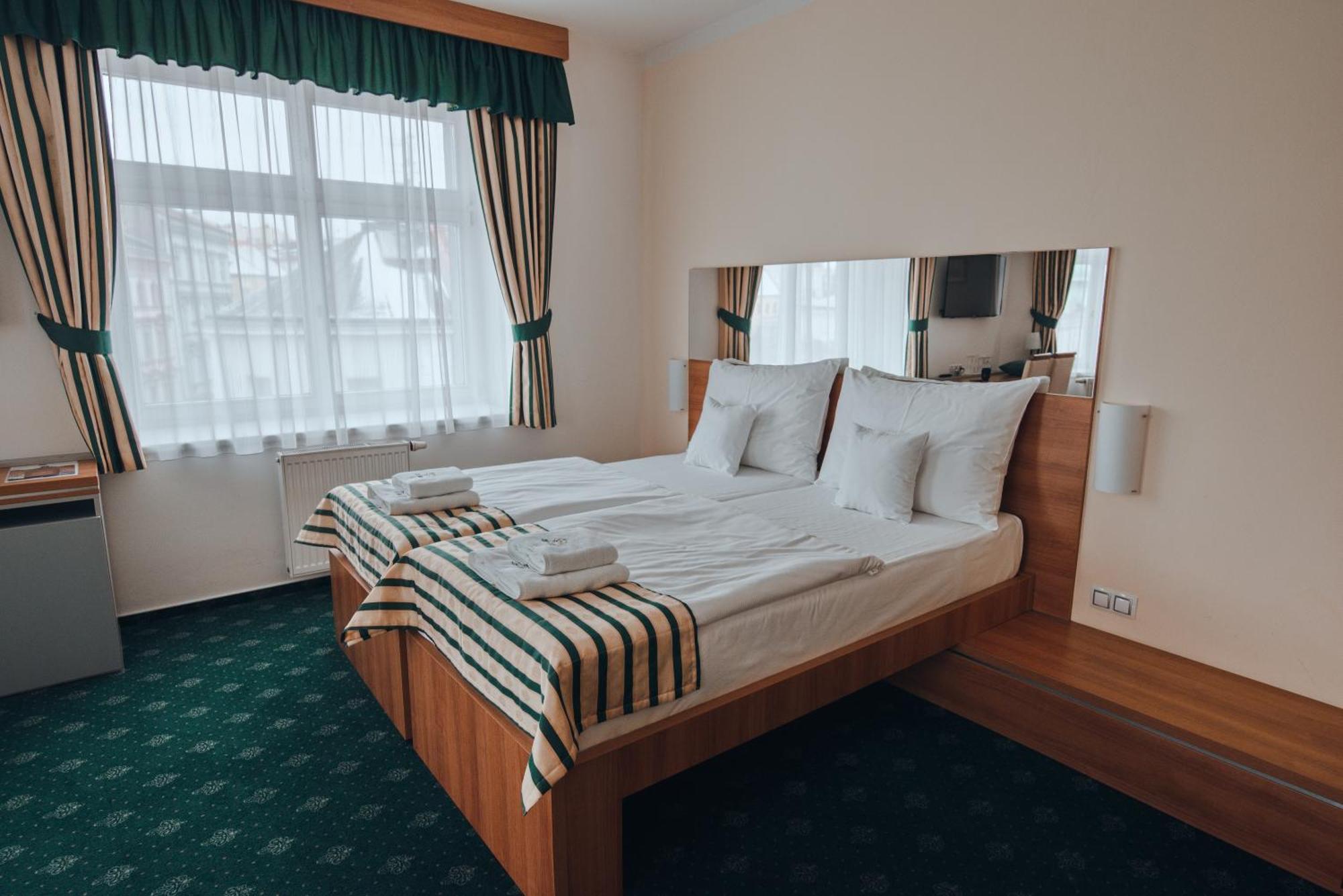 Hotel Grand Hradec Králové Екстериор снимка