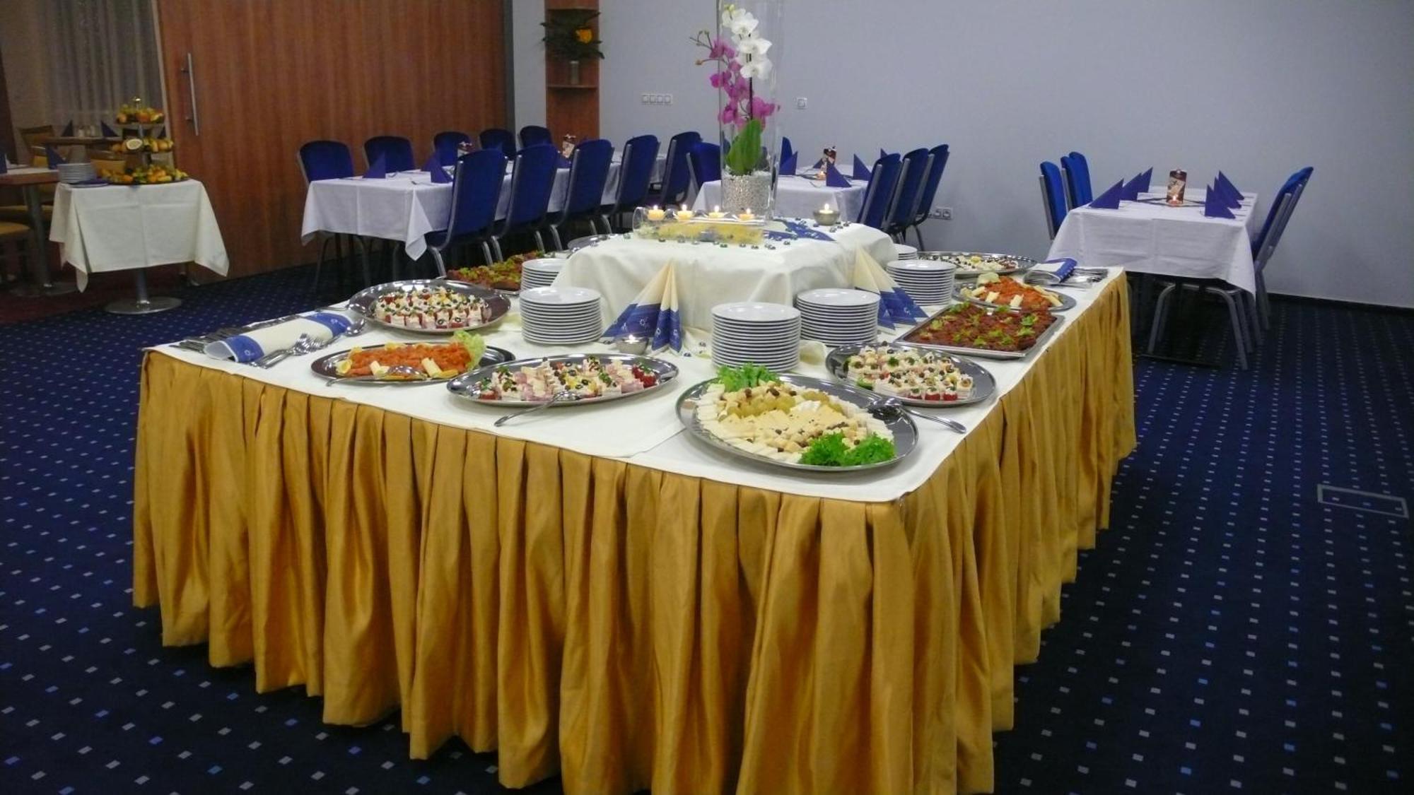 Hotel Grand Hradec Králové Екстериор снимка
